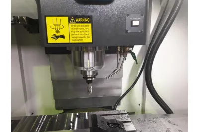 Фото JET JVM-1000LA CNC Фрезерный станок с ЧПУ Siemens 828D (Fanuc 0i) в интернет-магазине ToolHaus.ru